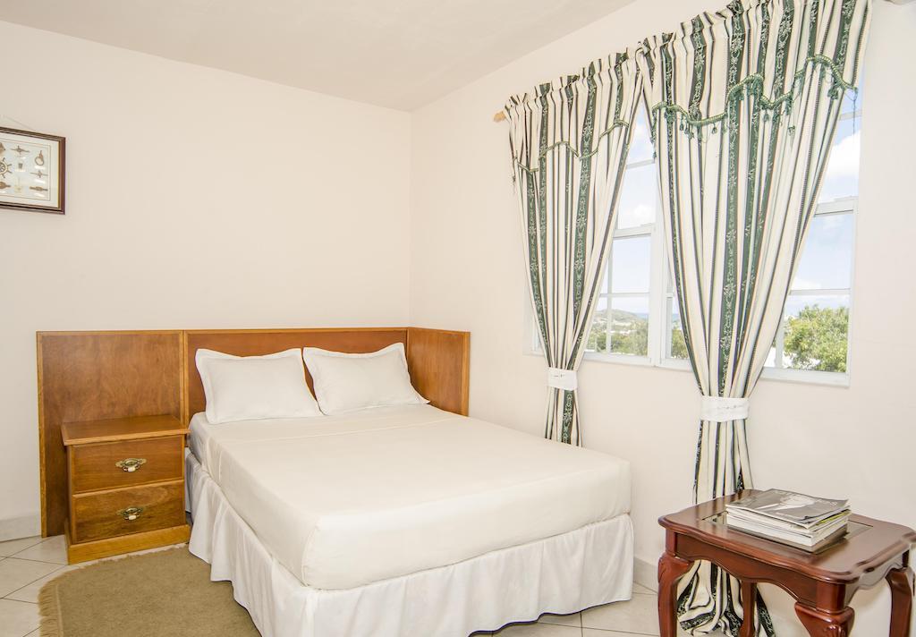 Caribbean Inn And Suites St. John's Номер фото